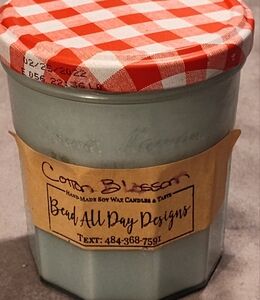 NWT! Homemade Soy Candle (Cotton Blossom)
